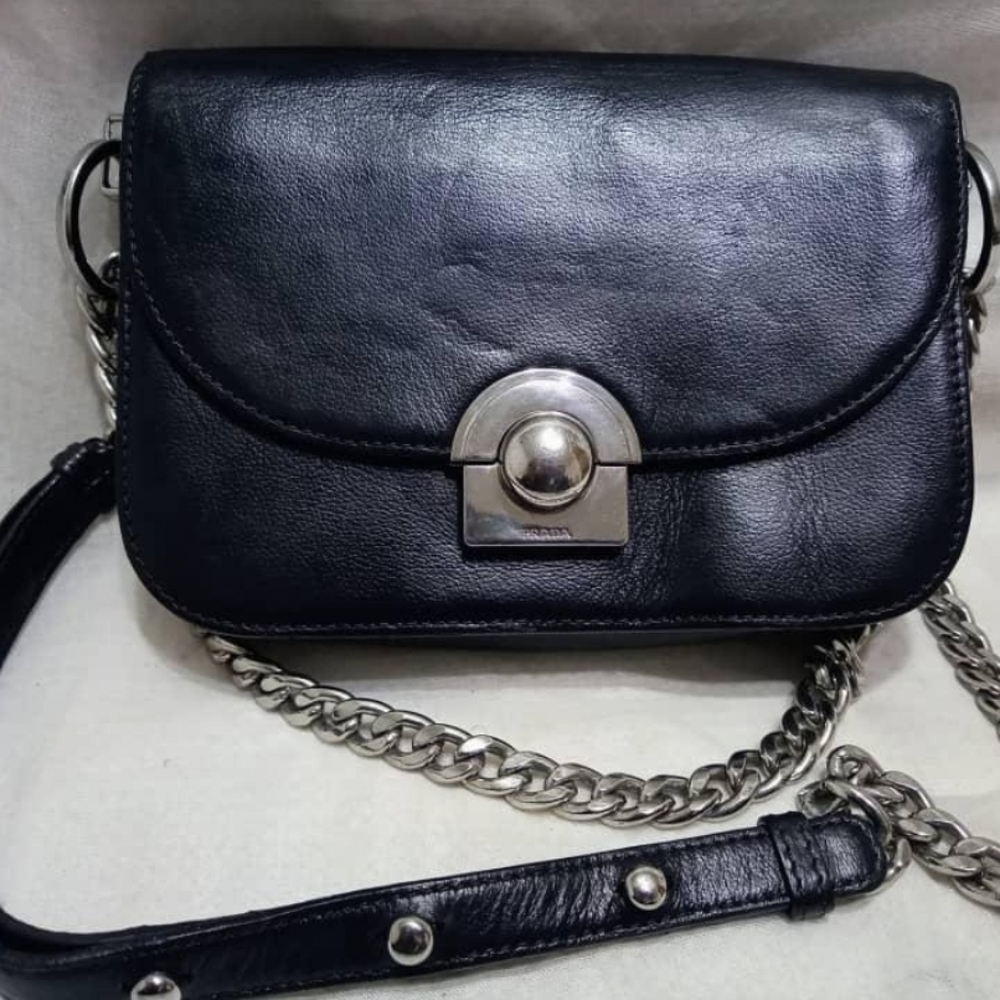 Prada Crossbody bag(SOLD)